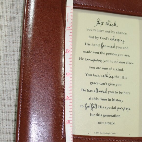 DaySpring 8”x9.5” Leather Frame with Christian Message or 4x6 Picture - LIKE NEW - Picture 6 of 7